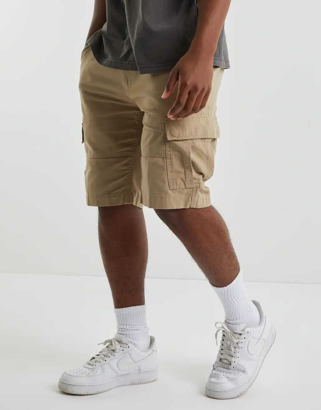 PLAIN CARGO SHORTS IN TAN